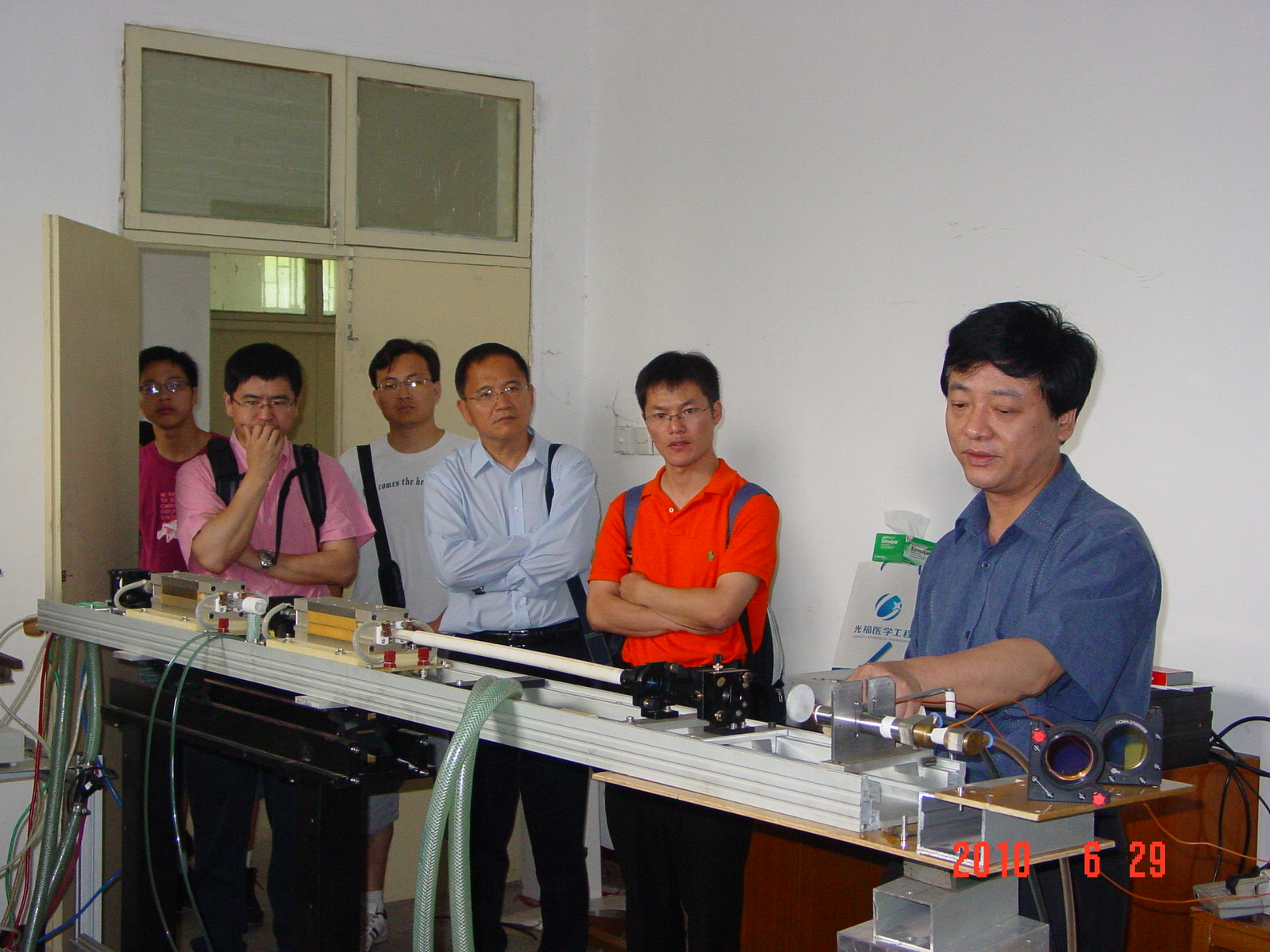 中国科学研究院专家来华中科技大学激光工程中